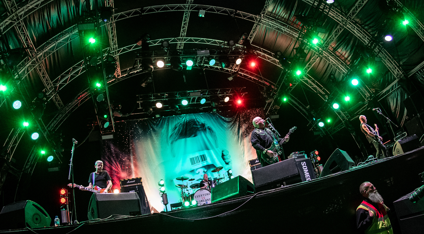 IN FOCUS// STIFF LITTLE FINGERS at Custom House Square, Belfast © Bernie McAllister