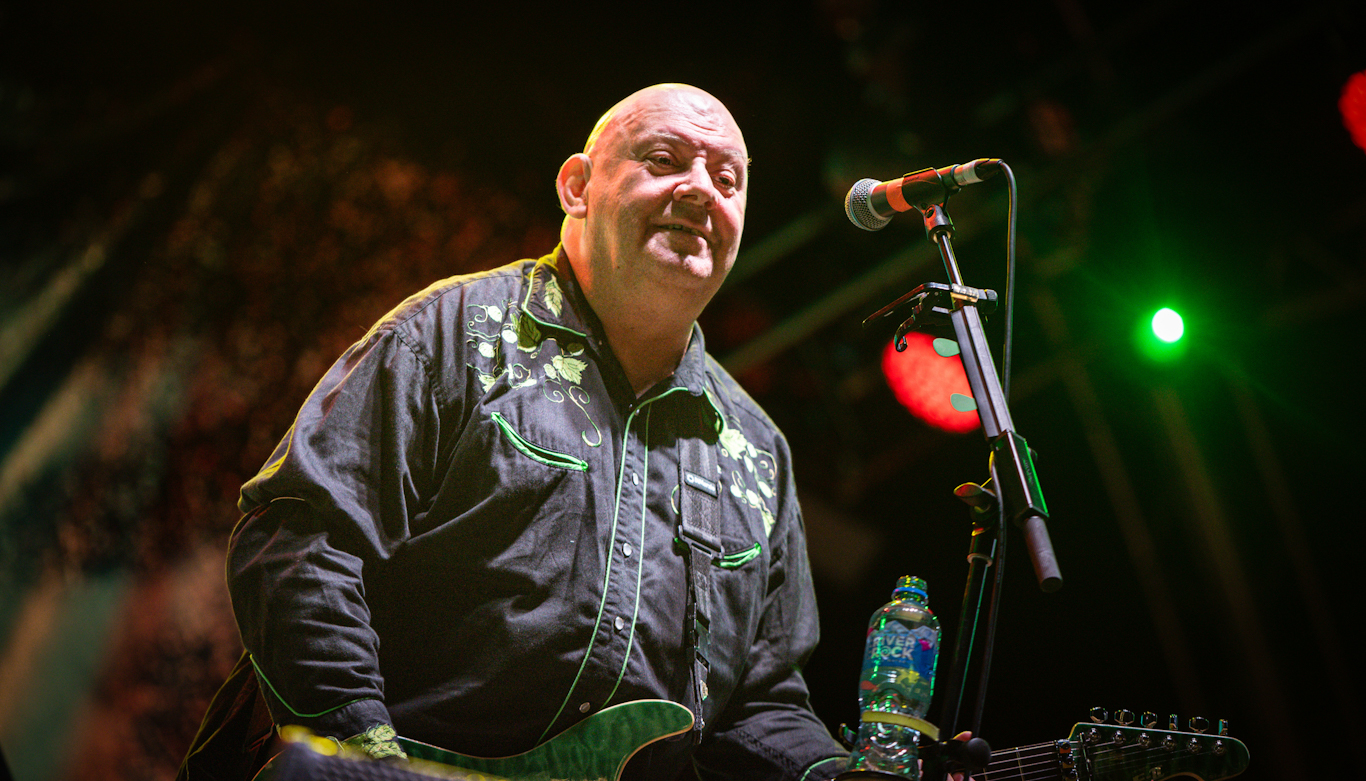 IN FOCUS// STIFF LITTLE FINGERS at Custom House Square, Belfast © Bernie McAllister