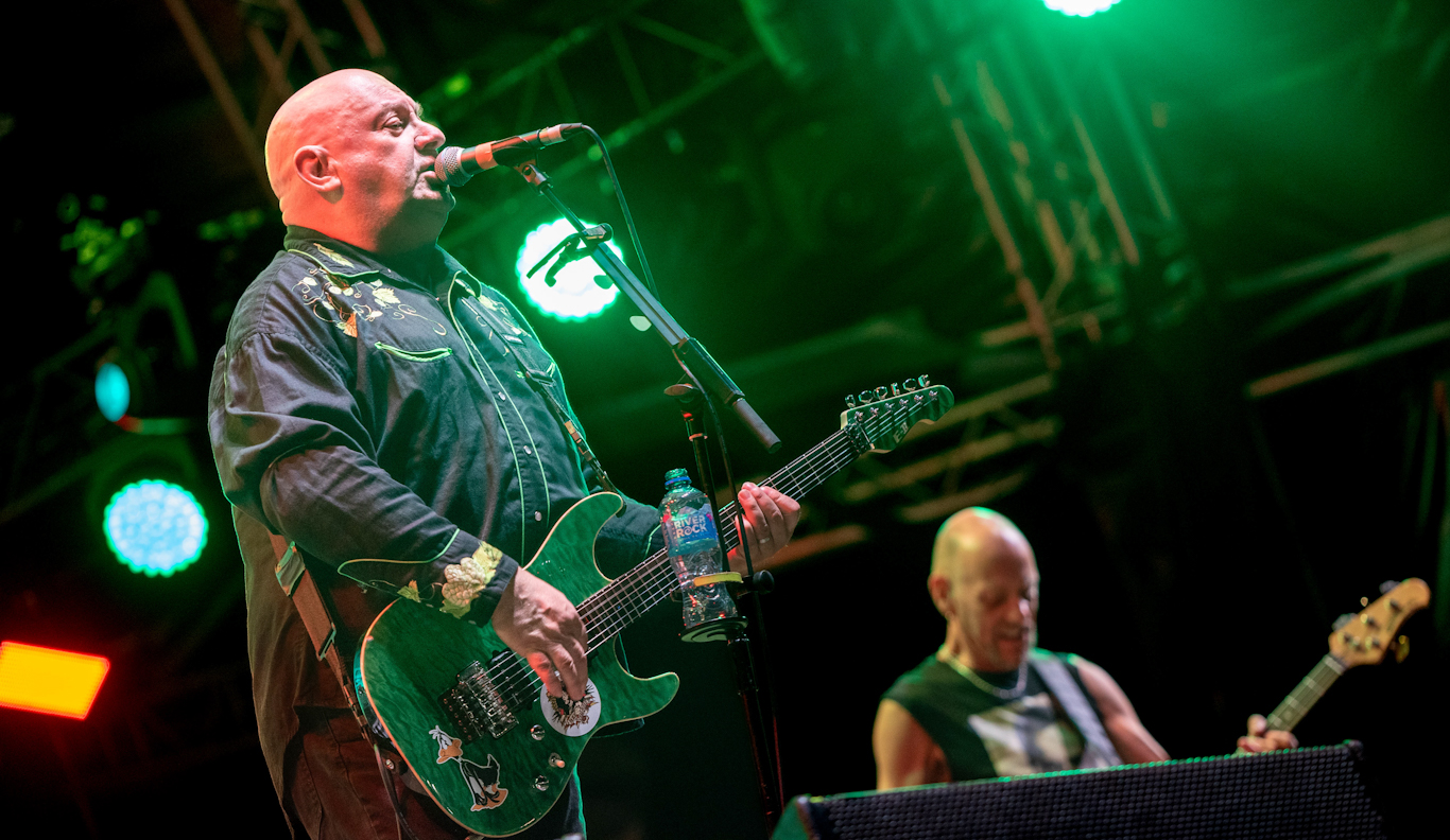 IN FOCUS// STIFF LITTLE FINGERS at Custom House Square, Belfast © Bernie McAllister