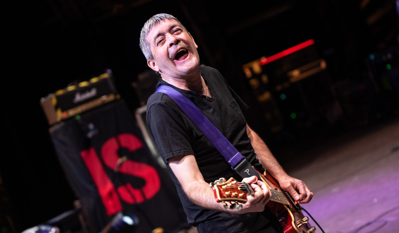 IN FOCUS// STIFF LITTLE FINGERS at Custom House Square, Belfast © Bernie McAllister